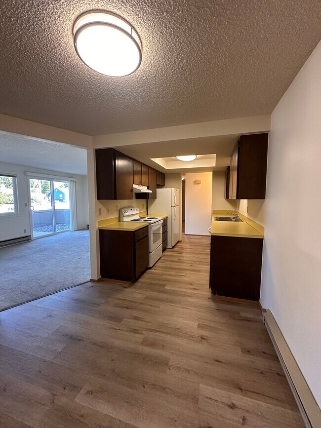 Foto del edificio - 1320 E Section St