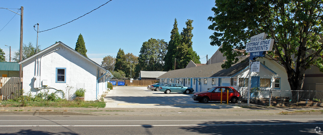 Primary Photo - 1448 Main St