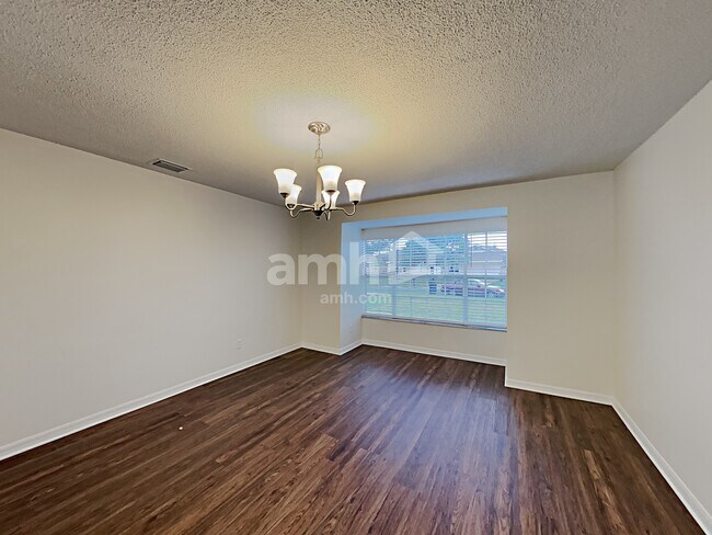 Foto del edificio - 105 Green Cove Ct