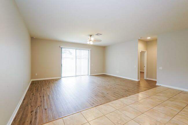 Building Photo - 2229 Landside Dr