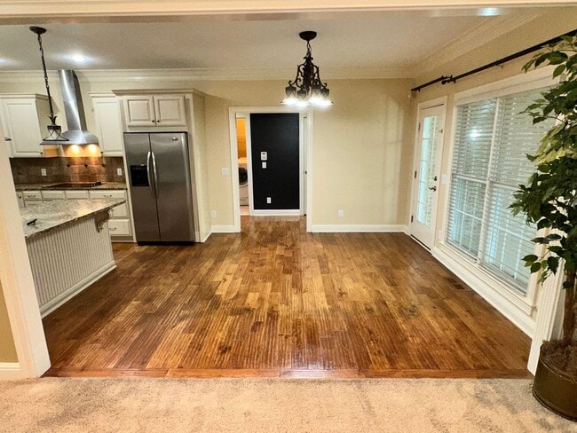 Foto del edificio - BEAUTIFUL, SPACIOUS 5 BR, 4.5 BATH HOME! G...