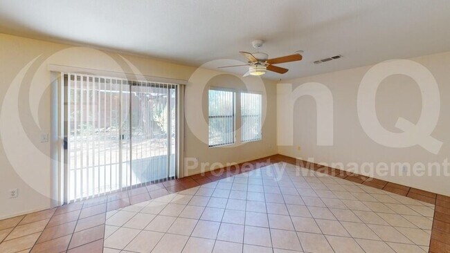 Foto del edificio - 3477 N Crystal Hill Ave