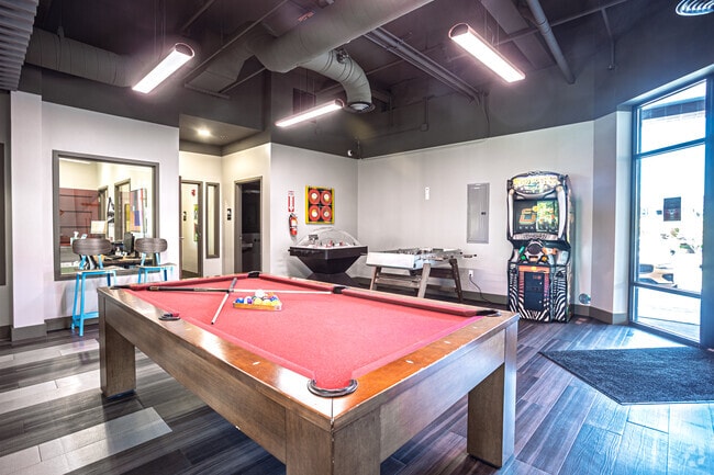 Residents Lounge - Trax at DuPont Station