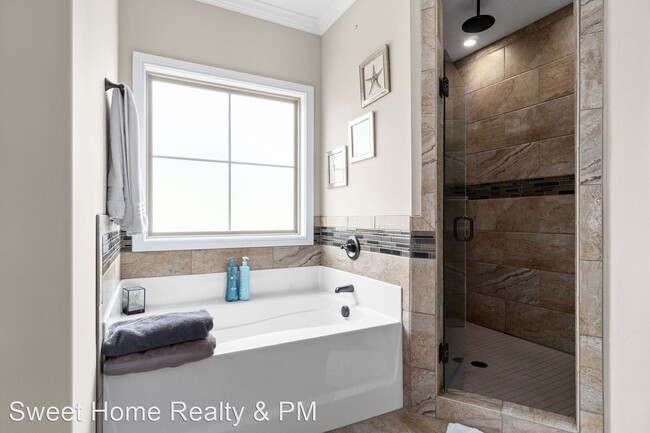 Building Photo - 4 br, 3.5 bath House - 320 South Stonecrop