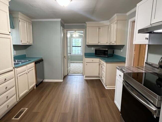 Foto del edificio - Available now on 3 acres in Hephzibah