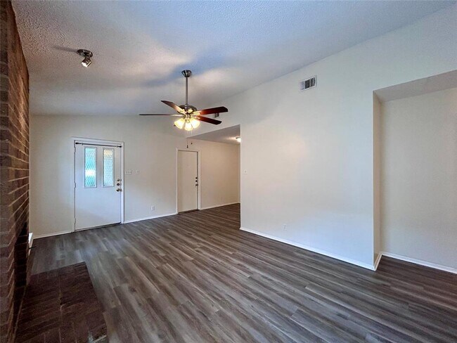 Foto del edificio - 2103 Courtney St