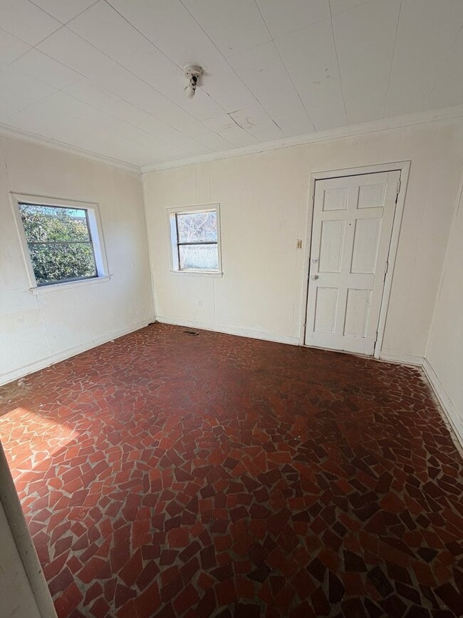 Building Photo - 412 Morgan Ave