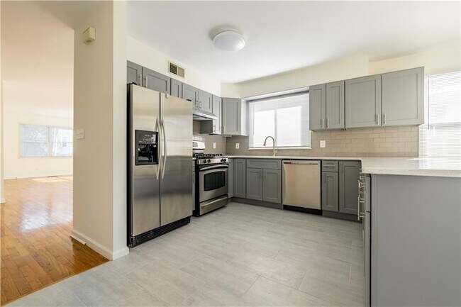 Foto del edificio - 170 Harrison Ave