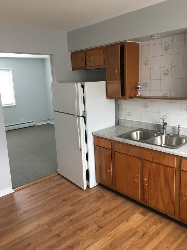 Building Photo - 8280 W Dempster St
