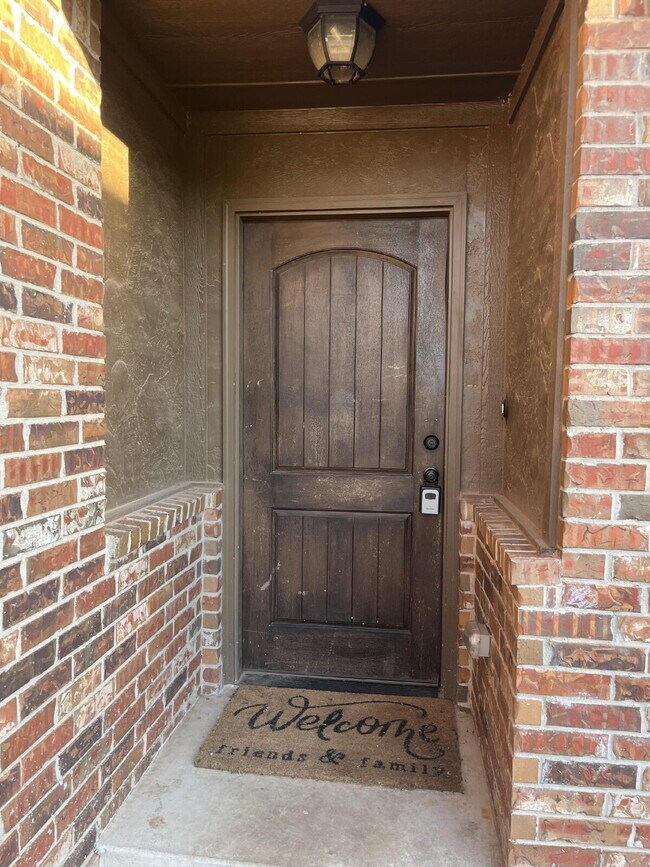 Foto del edificio - "Charming 3-Bedroom Home with 2 Full Baths...