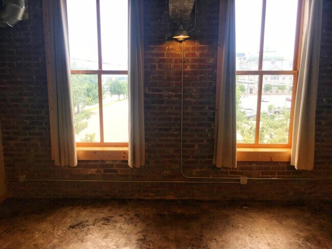 Foto del edificio - 724 S Main St. #34