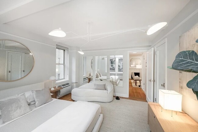 Building Photo - 59 W 12th St