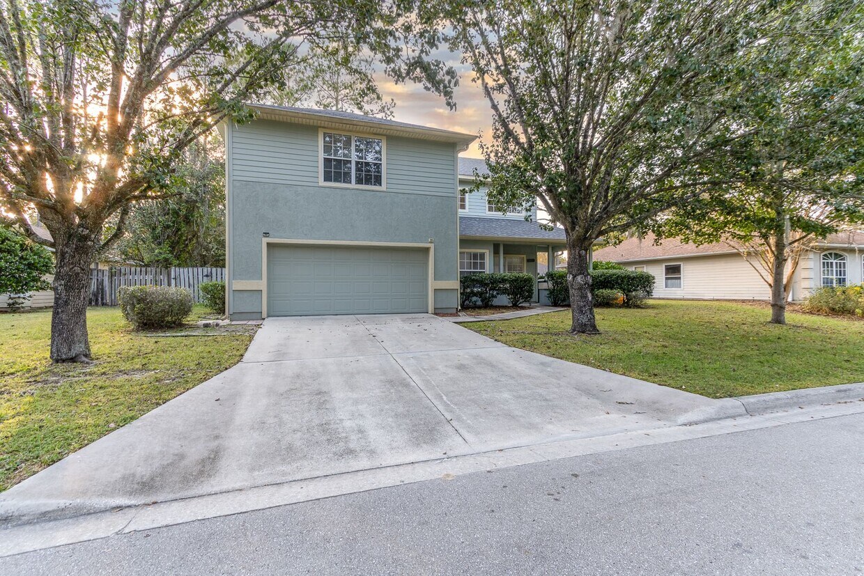 Foto principal - 4330 NW 35th Street (Capri)