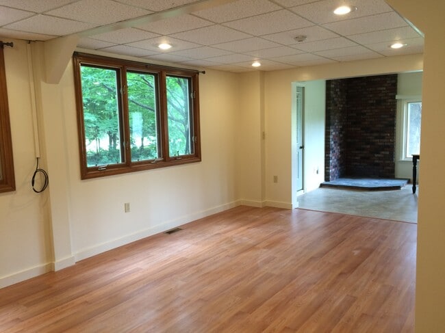 Living Room - 65 N Wayne Rd
