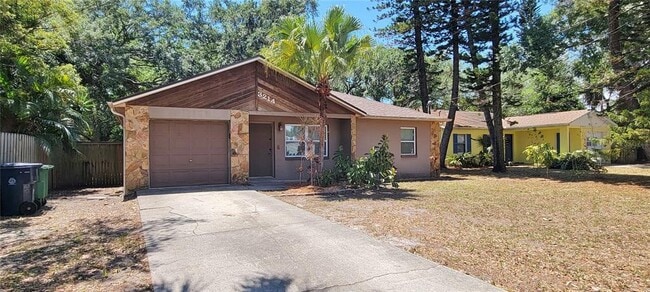 Building Photo - 3214 W Van Buren Dr