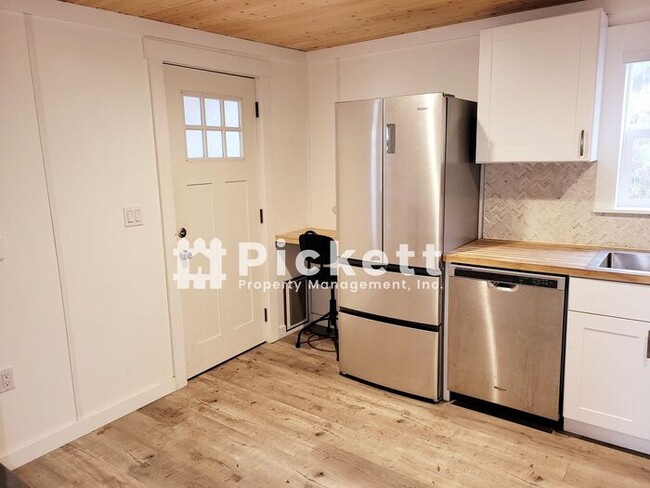 Foto del edificio - Light and Bright Tiny Home near PSNS