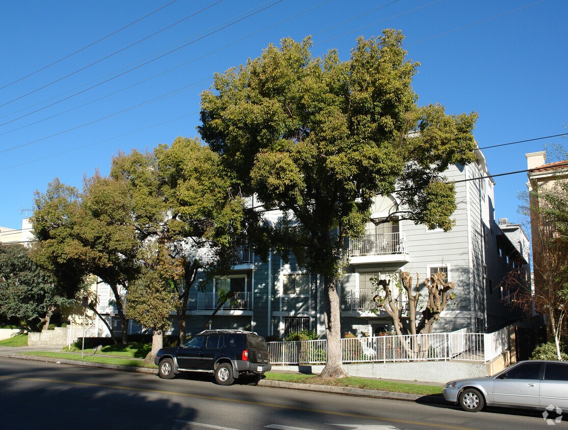10845 de Camarillo ¡St - 10845 Camarillo St