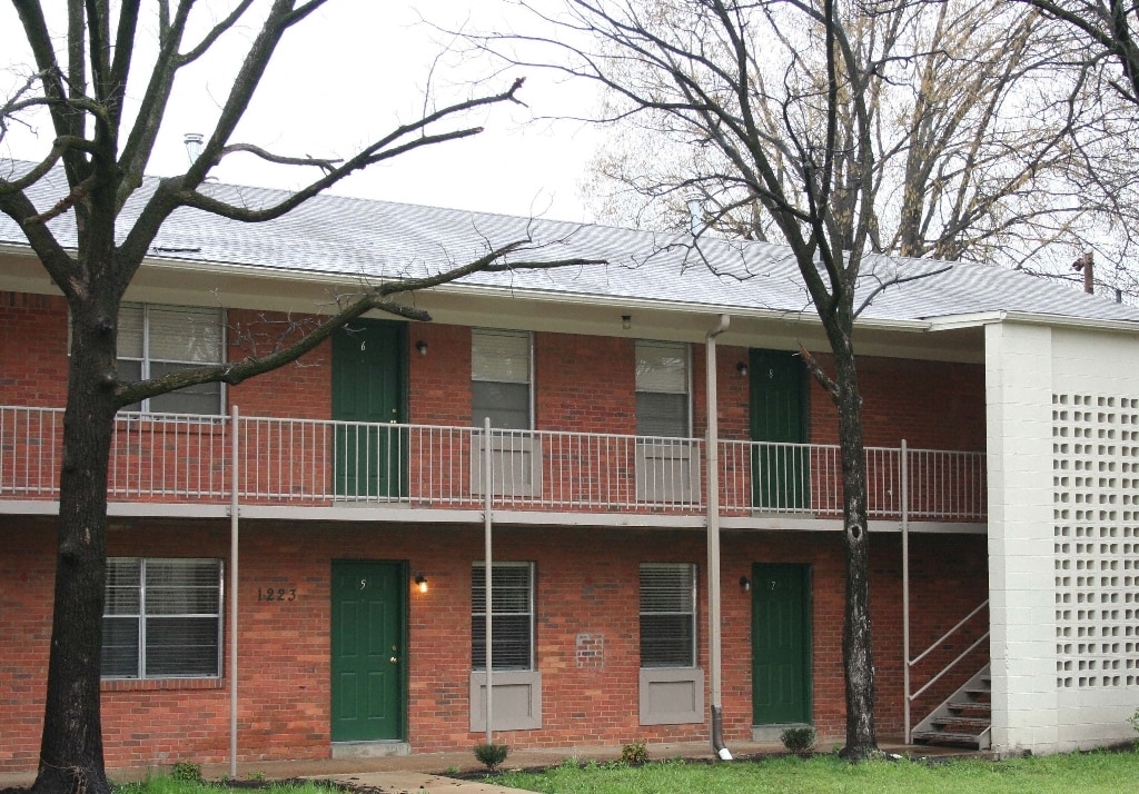 Building Photo - Oak Park Apartments
