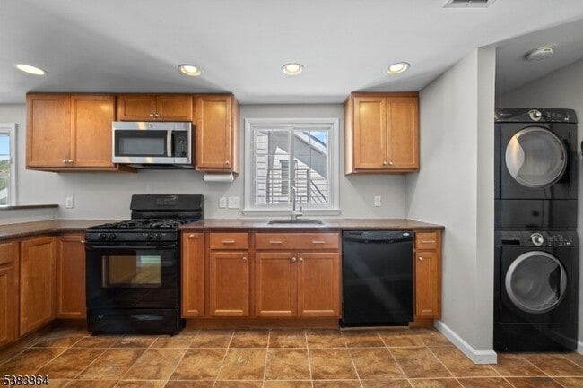 Building Photo - 47 Morris Pl