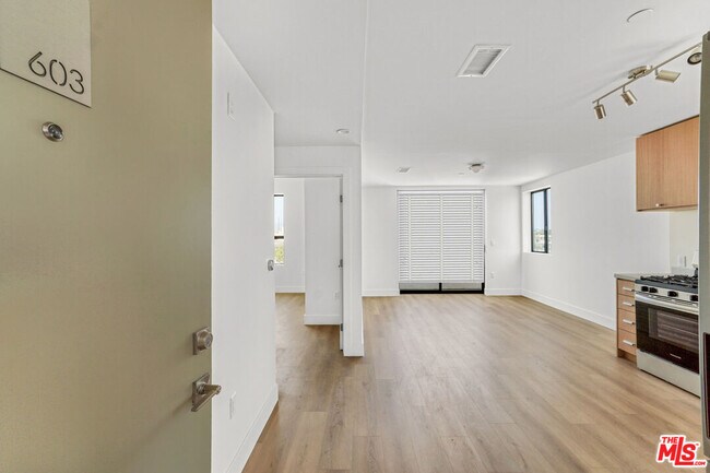 Foto del edificio - 1822 Overland Ave