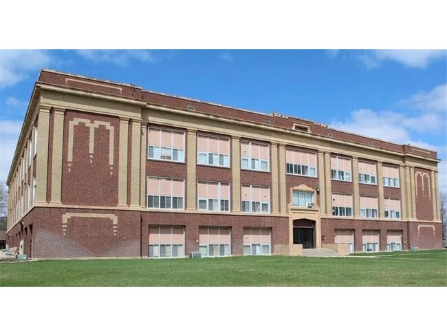 Foto del edificio - 109 E Luverne St