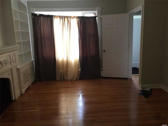 Building Photo - 3 bedroom in Laurelton NY 11413