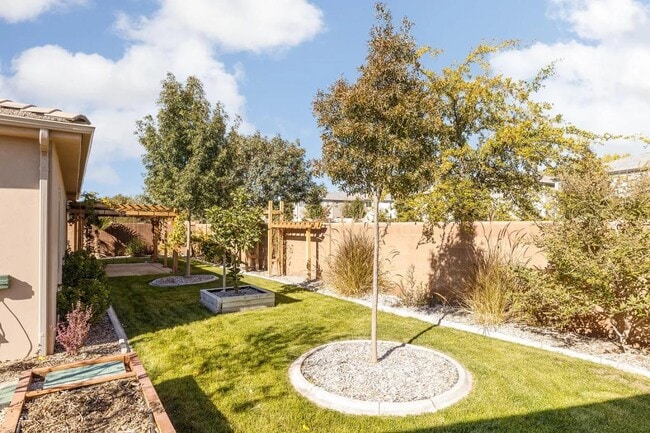 Building Photo - 2713 E 430 N