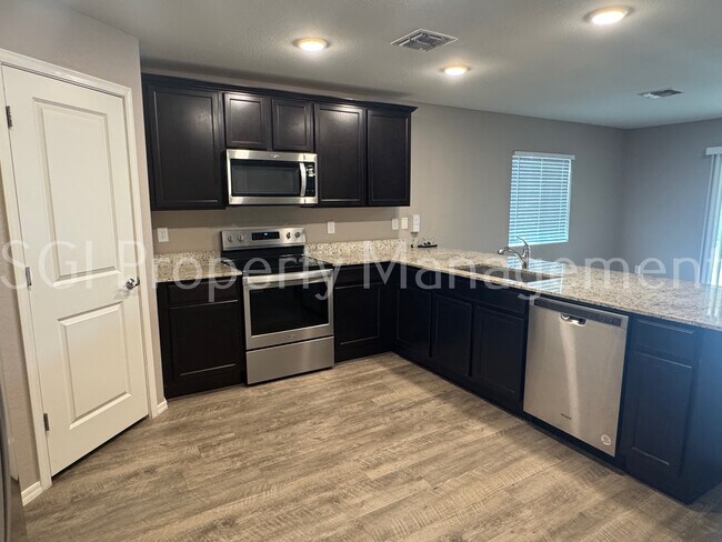 Foto del edificio - Beautiful Casa Grande home ready for move in