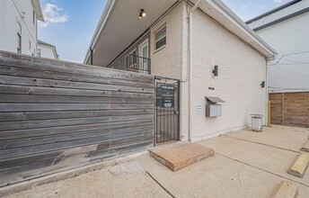 Building Photo - 1802 Fairview St