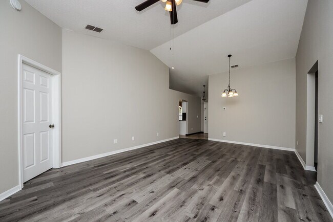 Building Photo - 17104 Cypresswood Way