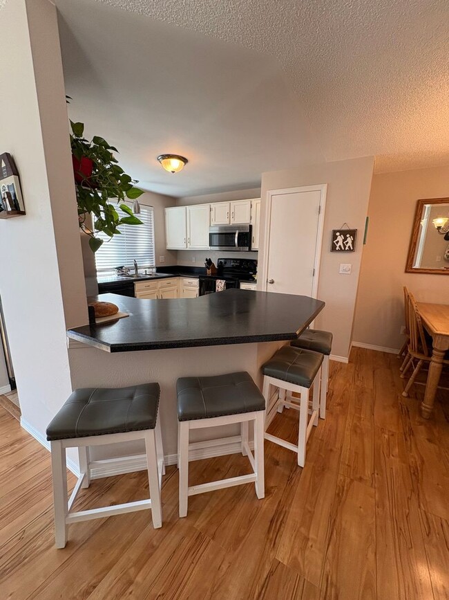 Foto del edificio - 8094 Miller Cir