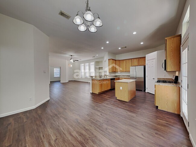 Foto del edificio - 2313 Highland Crossing Dr