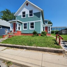 Building Photo - 410 York St