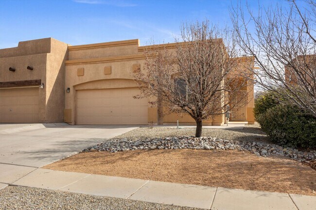 Foto del edificio - For Rent | 2 Beds 2 Bath | 2 Car Garage | Gated Community | Rio Rancho