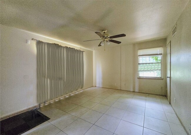 Foto del edificio - 8224 Campanella Dr