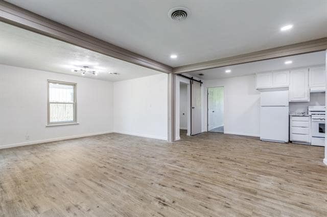 Foto del edificio - 5241 E Berry St