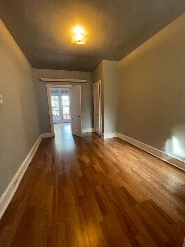 Foto del edificio - 5239 Oxford Ave