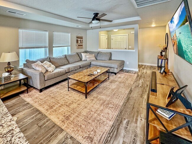 Foto del edificio - 17770 Goose Ridge Ave