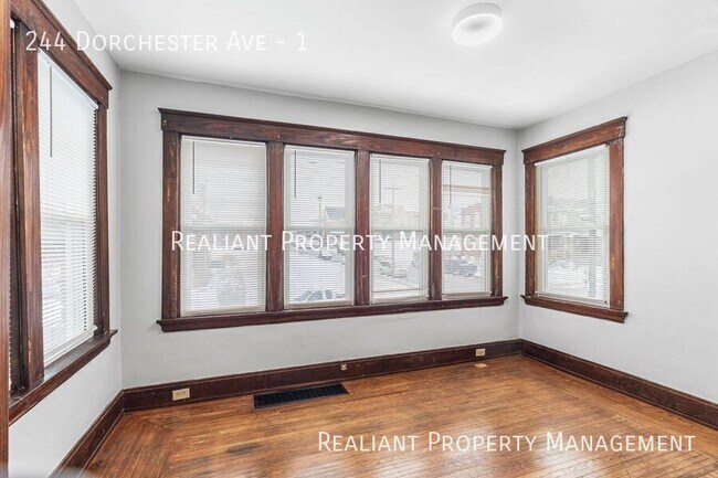 Foto del edificio - 244 Dorchester Ave