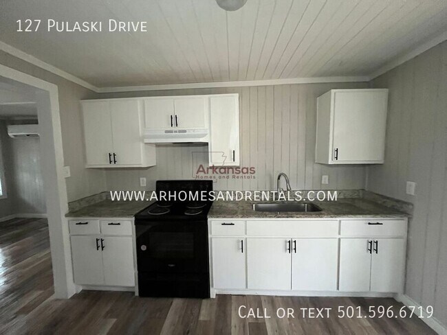 Foto del edificio - 127 Pulaski Dr