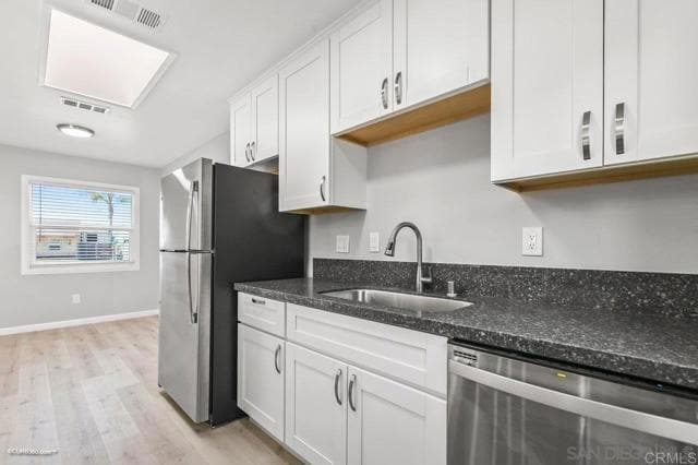 Foto del edificio - 4168 Cole Way