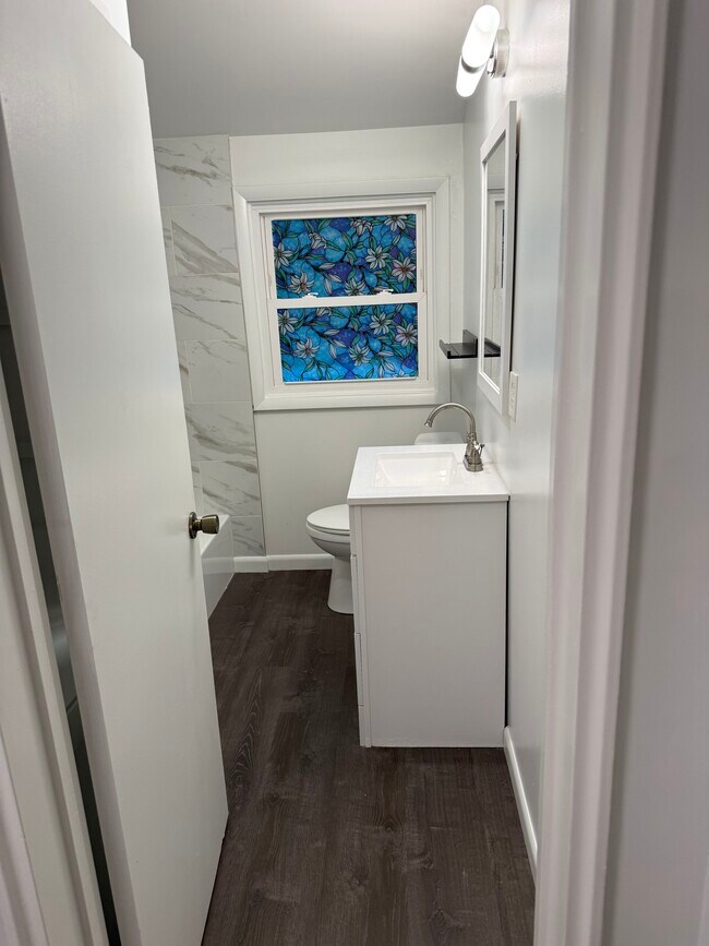 Foto del edificio - 2018 Wareham Rd