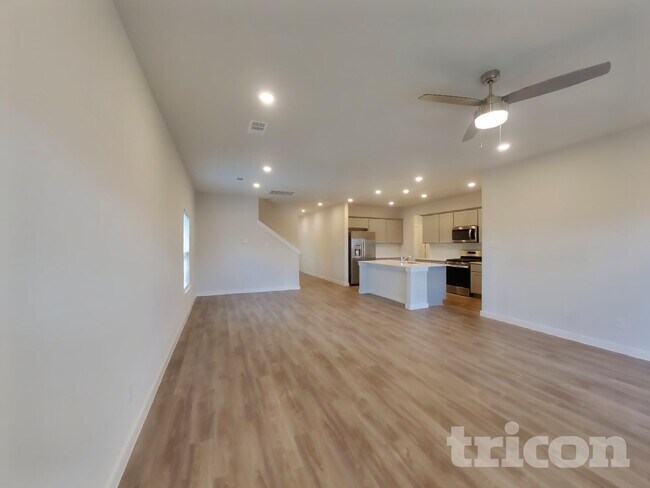 Building Photo - 341 Sun Harvest Dr