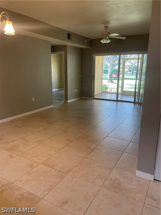 Foto del edificio - 20321 Estero Gardens Cir