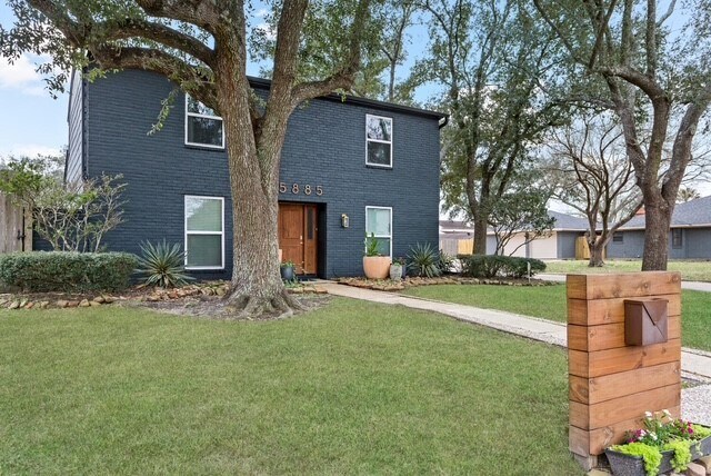 Exterior frontal - 5885 Woodway Dr