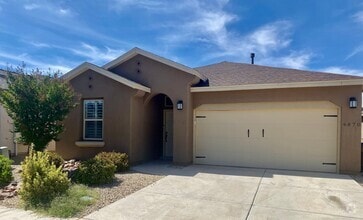 Building Photo - 4870 Villetta Ave