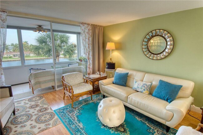 Foto del edificio - 401 N Riverside Dr