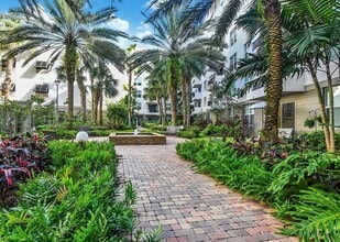 Building Photo - 2421 NE 65th St