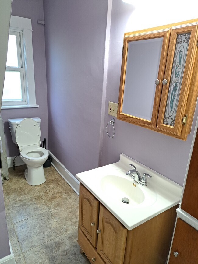 Bathroom - 1305 S 61st St