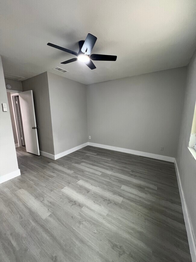 Foto del edificio - 6412 Diamond St